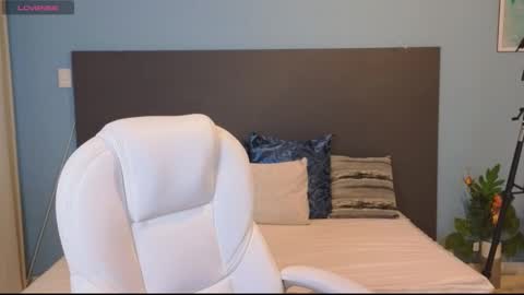 Maiaa Ruiz  online show from December 28, 1:06 pm