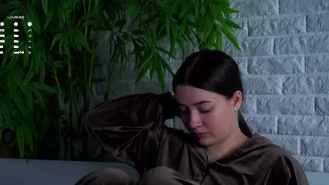 Lucy online show from April 28, 2:27 am