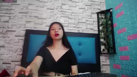  MAILY CAN  online show from September 17, 1:09 pm