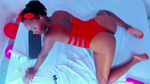 Mailyn online show from February 14, 9:10 pm