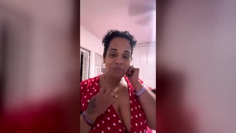 mainattraction26 online show from June 15, 2:01 am