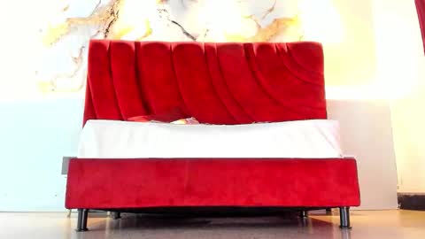 MAISE online show from December 19, 1:47 pm