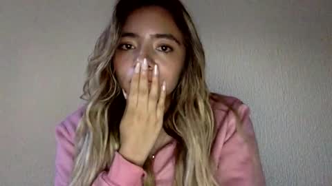 majo_gomezz online show from April 1, 10:40 pm