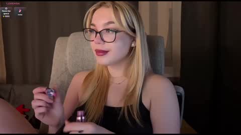 maksisisia online show from February 2, 7:57 pm