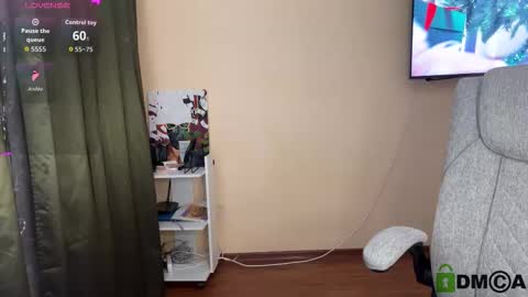 maksisisia online show from December 18, 6:56 pm