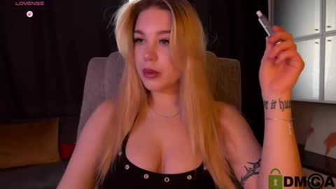 maksisisia online show from April 14, 2:17 pm