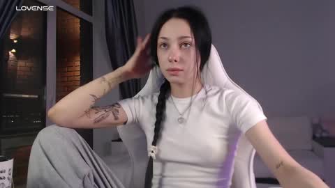 piu online show from April 1, 4:04 pm