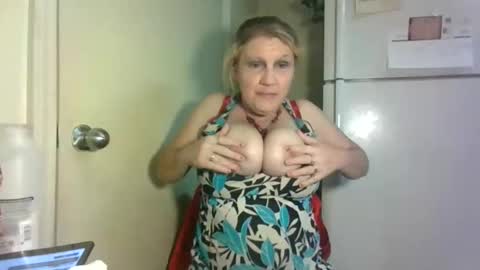 malinda702 online show from May 13, 2:06 am