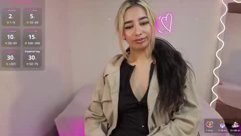 Malory  online show from December 19, 7:17 pm