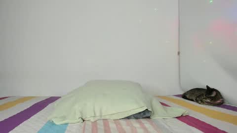 instagram  nueela   online show from September 22, 11:14 pm