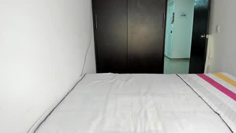 instagram  nueela   online show from February 16, 8:11 pm