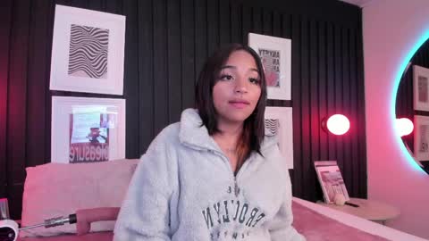 manelyk_evanss online show from April 15, 6:08 pm