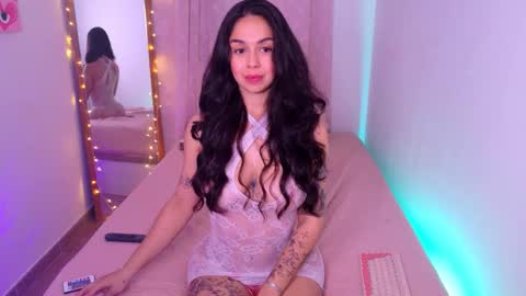     online show from March 25, 8:28 am