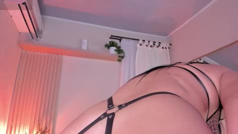 Mara  online show from March 22, 10:05 pm