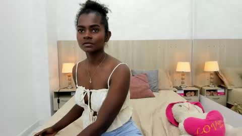 Mara Sinclair online show from May 25, 8:52 pm