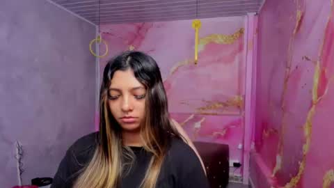 maraluna__ online show from July 7, 12:19 pm