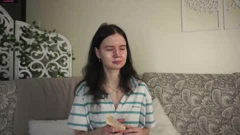 Marcelline online show from February 13, 3:41 am