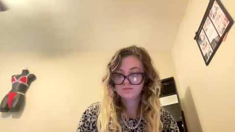 margoheaven online show from December 18, 5:29 pm