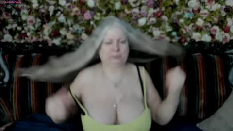 Maria online show from April 3, 9:46 pm