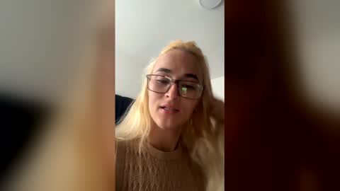 mariam_arango online show from April 29, 11:57 am