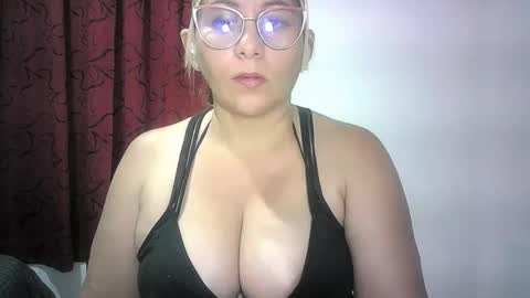 mariana995649 online show from May 30, 3:04 am