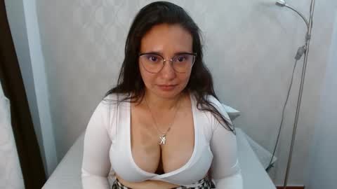 Im Mariana online show from February 6, 10:46 pm