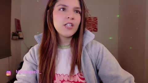 mariangeel_ online show from January 7, 12:47 am