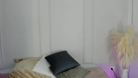 Maria Pettit online show from February 5, 11:13 am