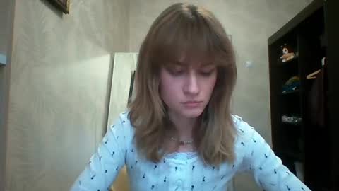 Elianor online show from April 18, 1:24 pm