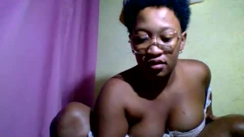 marie644785 online show from May 12, 5:05 am