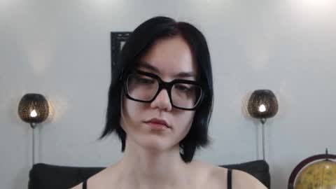 Marie Fitch online show from December 5, 1:05 am