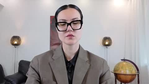 Marie Fitch online show from May 12, 4:10 am