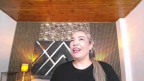 marie_hss online show from April 8, 9:28 pm