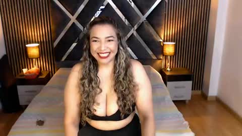 marie_hss online show from May 27, 7:00 pm