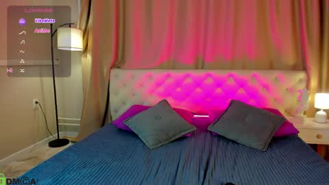 Mariel online show from April 3, 1:58 am