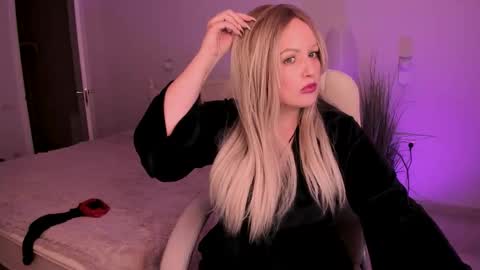 mariemlui online show from October 1, 8:58 pm