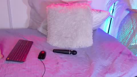 mariia_paulaa online show from August 2, 10:40 am