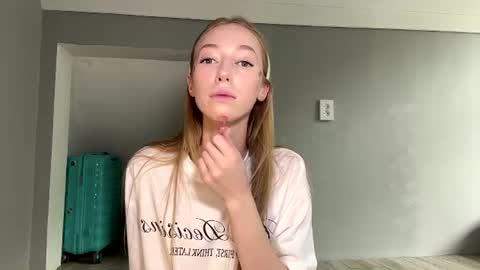 Amelia online show from July 5, 10:10 am