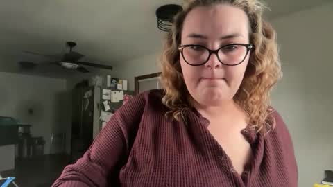 maroon_moon online show from December 1, 11:29 pm