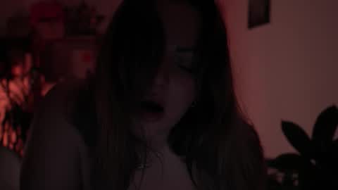 Maria  online broadcast from Tuesday to Suturday from 6 pm to 12 pm Germany time Sunday-Monday offline online show from December 14, 10:48 pm