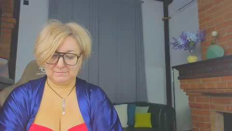 marta_wils online show from November 10, 3:23 am