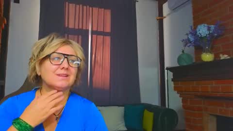 marta_wils online show from November 6, 3:01 am