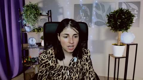 martaedams online show from April 1, 1:41 pm