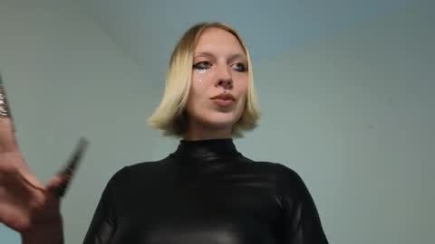 Ultimate Goddess online show from March 15, 9:00 am