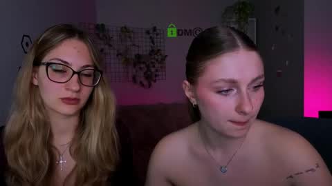 Mary online show from April 21, 7:32 pm