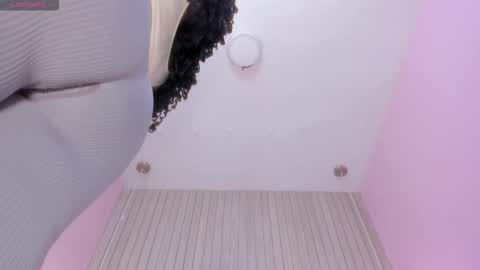   online show from October 23, 1:17 pm