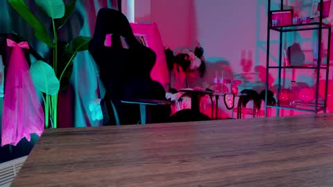 Mary online show from March 30, 11:54 am