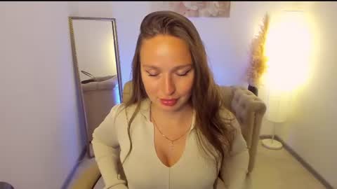 Mary online show from July 8, 3:36 pm
