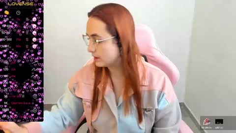 Dulce Maria online show from February 17, 7:55 pm