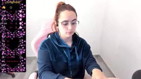 Dulce Maria online show from March 7, 6:02 am